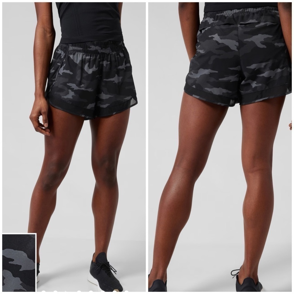 ATHLETA Printed Camo Black Gray Mesh Racer 4" Run Shorts Women's Sz S